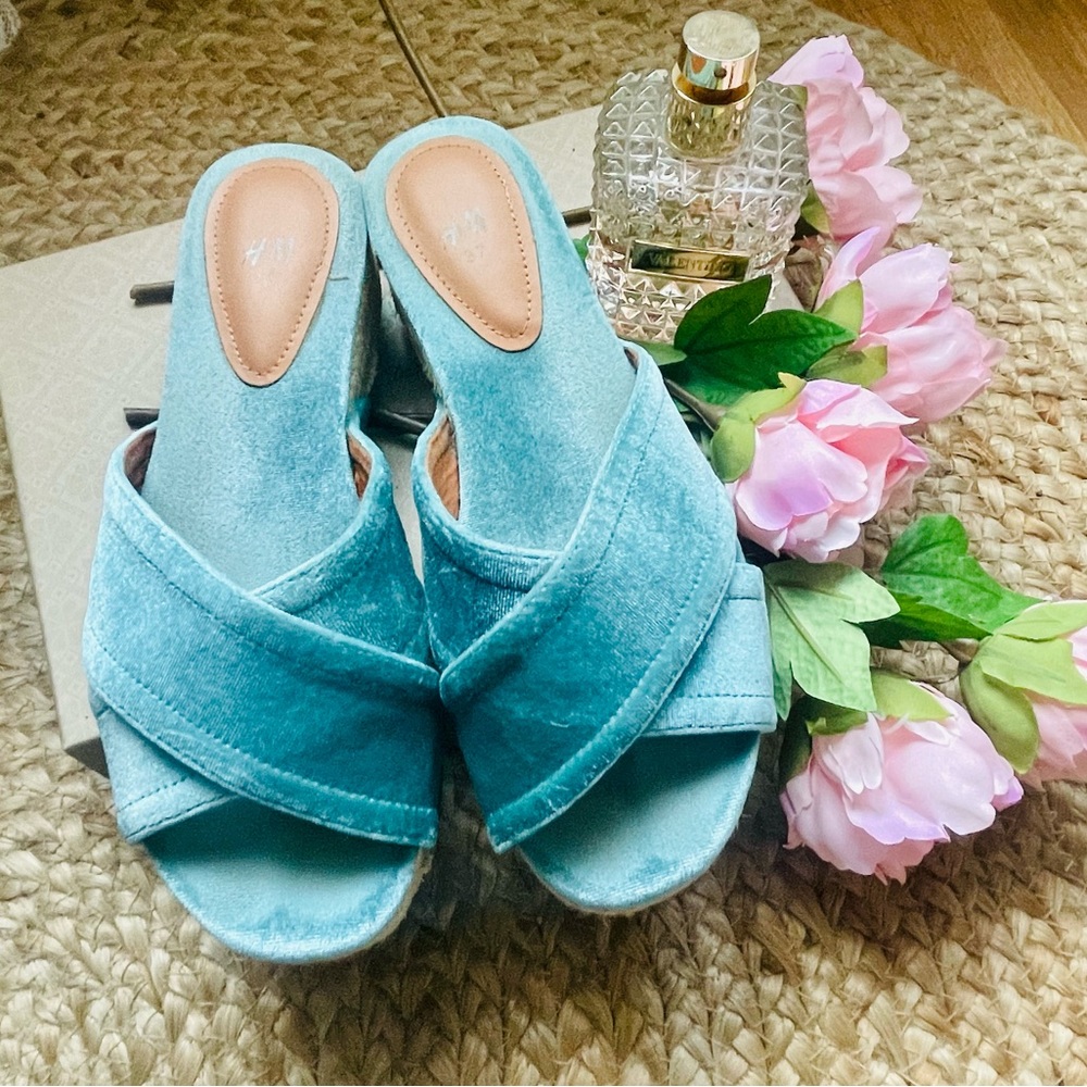 H&M sandals mint green velvet